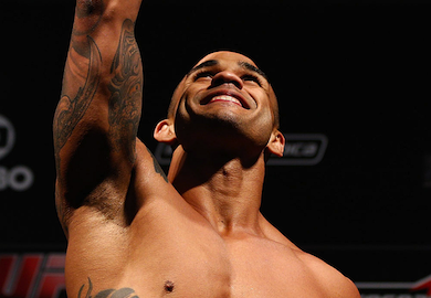 .gif | UFC Fight Night 32 Results: ‘Feijao’ Knees His Way To First Round Stoppage Over Pokrajac