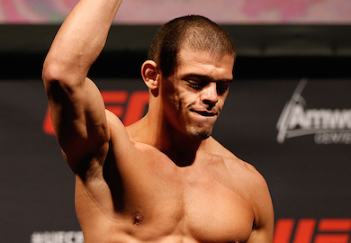 UFC on FOX 11 Results: Magalhaes TKOs Zachrich in Less than 1 Minute