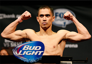 ‘UFC Fight Night 40’ Results: Cariaso Outgrapples Smolka and Picks Up Split Decision Win