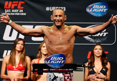 Dan Henderson Dropping Back Down To Middleweight