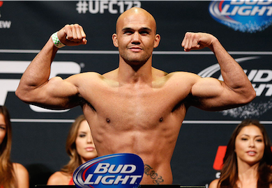 UFC 173 Results: Lawler Sends Ellenberger to the Ground with Knee, Wins in Round 3