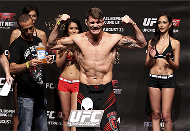 UFC Fight Night: Le vs. Bisping: Bisping Punishes Le, Forces Stoppage in Round 4