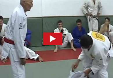 Rare Footage Shows Helio Gracie Demonstrating Guard Passing