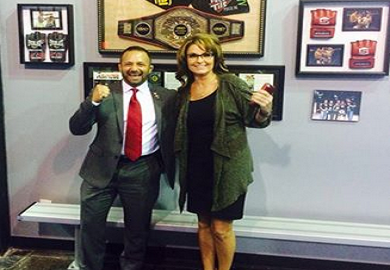 PHOTO | Politician Sarah Palin Is An MMA Fan