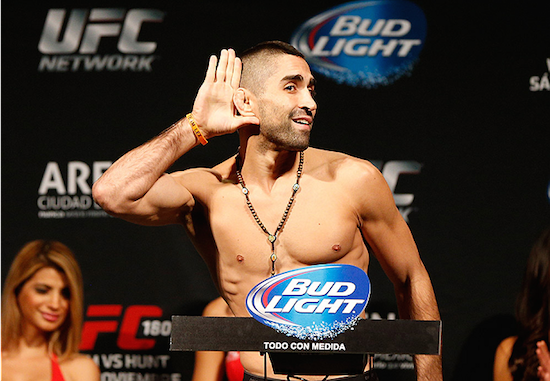 UFC 180 Results: Lamas Traps Bermudez in Guillotine, Gets 1st Round Win