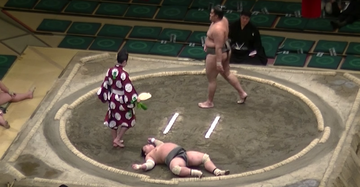 Sumo bout ends with walk-off KO