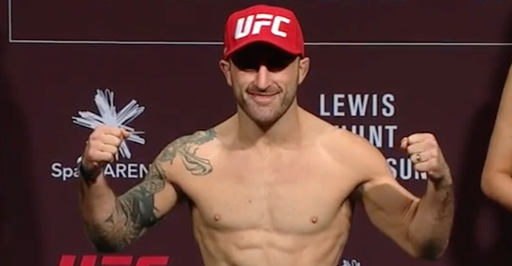 Alexander Volkanovski wins at UFC Auckland