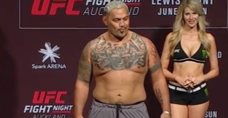 Mark Hunt wins at UFC Auckland