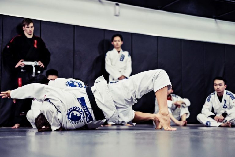 TUTORIAL The 8 most effective BJJ moves in a street fight