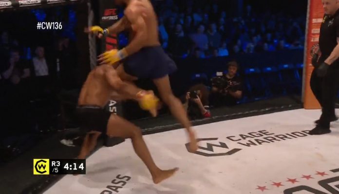 Christian Leroy Duncan captures Cage Warriors middleweight title with flying knee KO (Video) thumbnail
