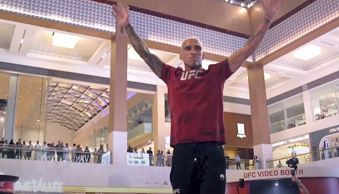 Charles Oliveira getting booed at UFC 280 open workouts