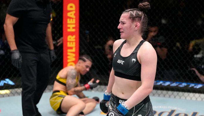 OutKick on X: My breast completely slipped out. UFC fighter Jessica  Andrade partially blamed her breast slipping out of her sports bra for a  shocking loss over the weekend. This isn't a