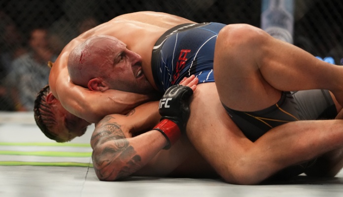 Alexander Volkanovski and Brian Ortega at UFC 266.