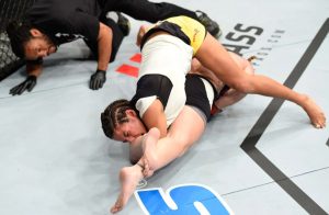 Valentina Shevchenko submits Julianna Pena