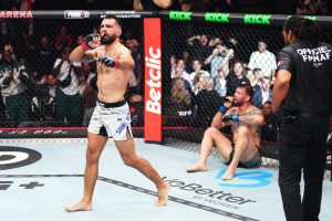 Benoit Saint Denis submits Mauricio Ruffy at UFC Paris