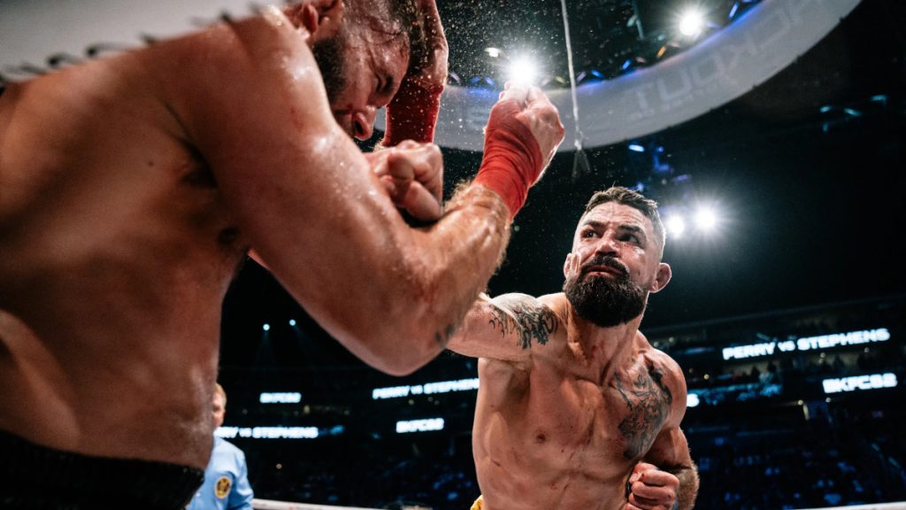 Mike Perry defeats Jeremy Stephens at BKFC 82