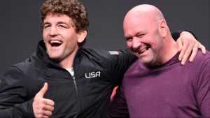 Ben Askren poses with Dana White at a UFC press conference