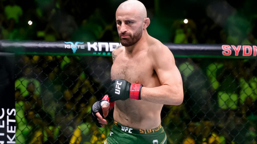 Alexander Volkanovski enters the Octagon for his fight at UFC 325