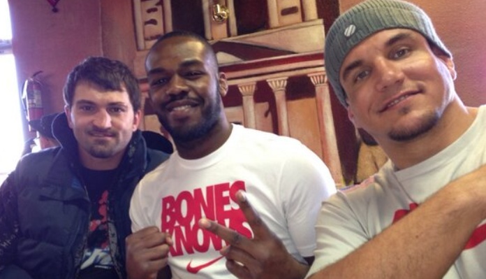 Jon-Jones-Frank-Mir