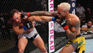 Charles Oliveira. Michael Chandler