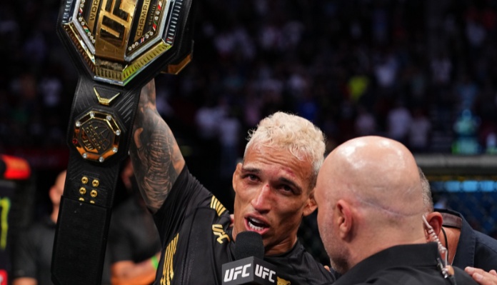 Charles Oliveira gets hero’s welcome in Brazil after winning lightweight title at UFC 262 (Video)