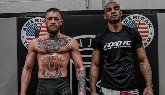 Conor-McGregor-Roan-Carneiro