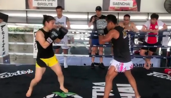 Weili Zhang, Saenchai